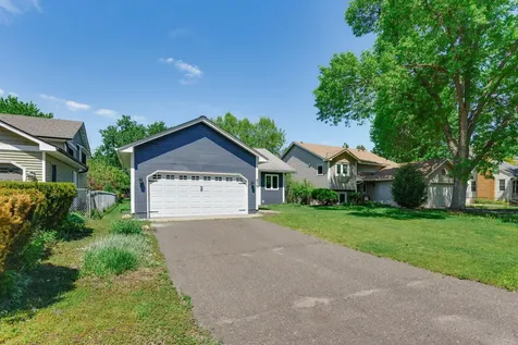 879 Iowa Avenue W Saint Paul MN 55117