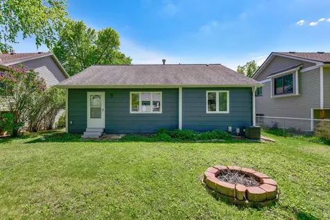 879 Iowa Avenue W Saint Paul MN 55117