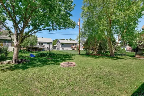 879 Iowa Avenue W Saint Paul MN 55117