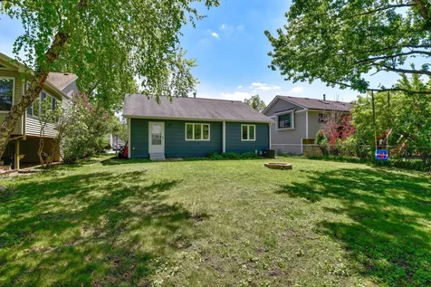 879 Iowa Avenue W Saint Paul MN 55117