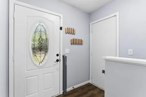 879 Iowa Avenue W Saint Paul MN 55117