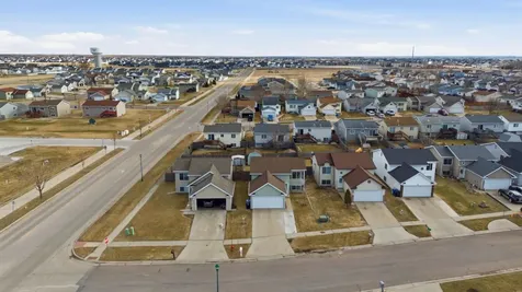 2126 59th Avenue S Fargo ND 58104