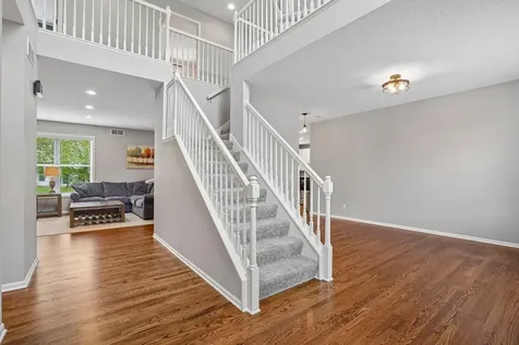 2908 Hilltop Drive Chaska MN 55318