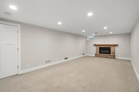 2105 Urbandale Lane N Plymouth MN 55447