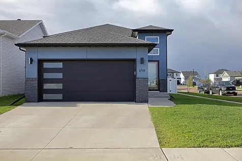1719 67th Avenue S Fargo ND 58104