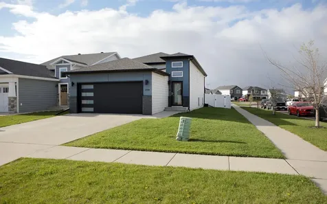1719 67th Avenue S Fargo ND 58104