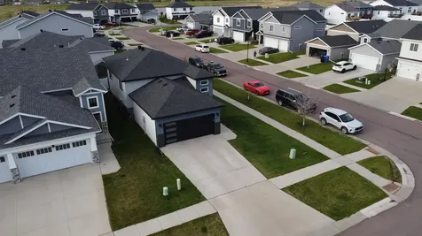 1719 67th Avenue S Fargo ND 58104