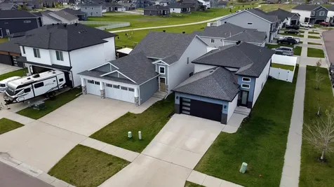 1719 67th Avenue S Fargo ND 58104