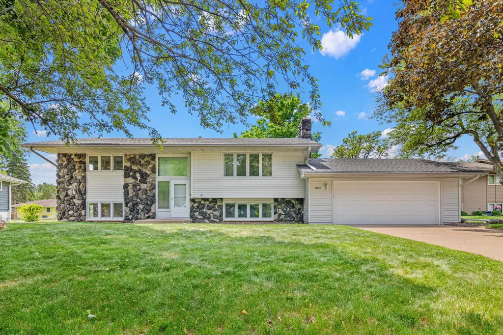 4829 Boone Circle N New Hope MN 55428