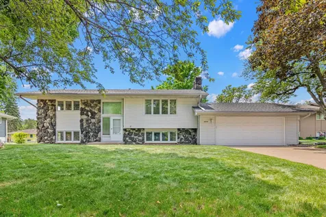 4829 Boone Circle N New Hope MN 55428