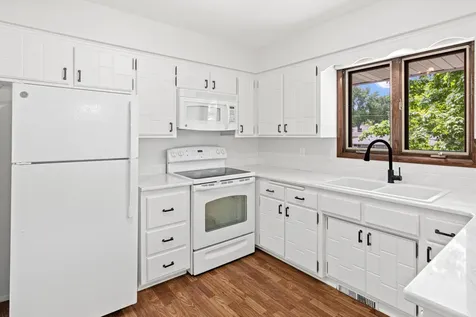 4829 Boone Circle N New Hope MN 55428