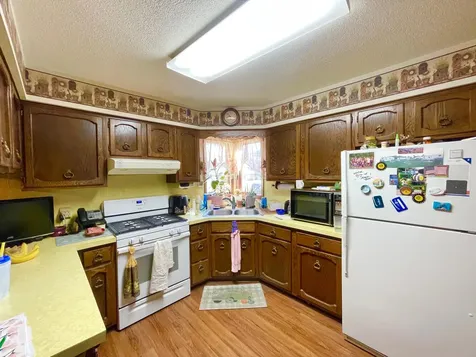 115 W Lincoln Street Springfield MN 56087