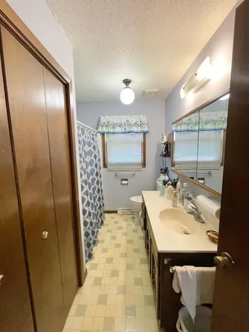115 W Lincoln Street Springfield MN 56087