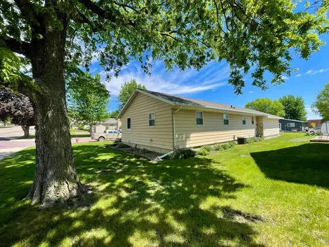 115 W Lincoln Street Springfield MN 56087