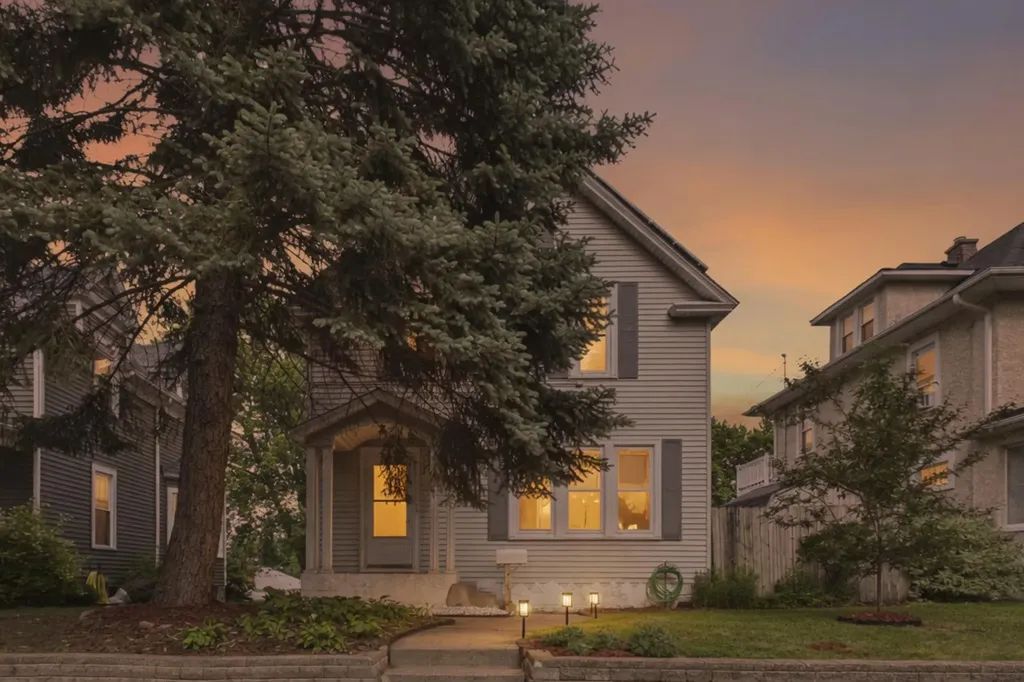 121 4th Avenue S South Saint Paul MN 55075