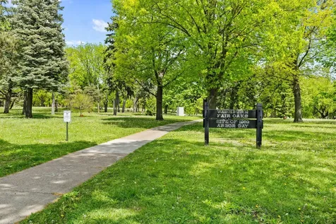 2201 3rd Avenue S Minneapolis MN 55404