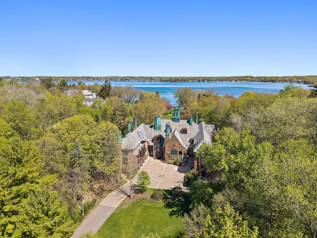 17950 Breezy Point Road Woodland MN 55391