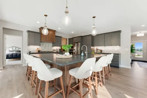 7698 22nd Avenue E Shakopee MN 55379