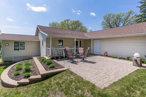 124 Bethesda Street NW Alexandria MN 56308