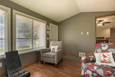 124 Bethesda Street NW Alexandria MN 56308