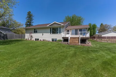 124 Bethesda Street NW Alexandria MN 56308