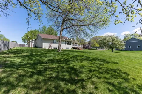 124 Bethesda Street NW Alexandria MN 56308