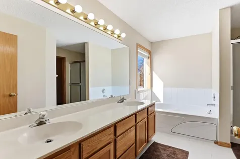 2888 Eagle Valley Drive Woodbury MN 55129