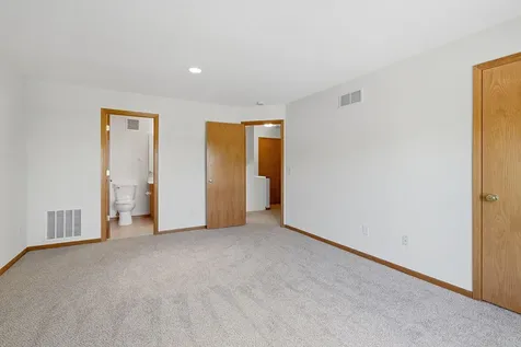 375 Wagon Wheel Lane Chaska MN 55318