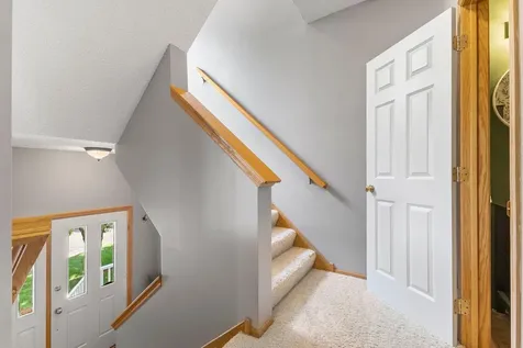 8828 Brunell Way Inver Grove Heights MN 55076