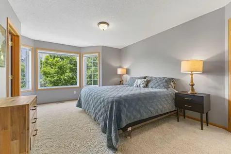 8828 Brunell Way Inver Grove Heights MN 55076