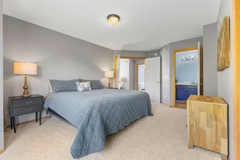 8828 Brunell Way Inver Grove Heights MN 55076