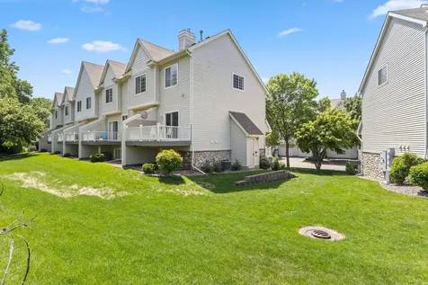 8828 Brunell Way Inver Grove Heights MN 55076
