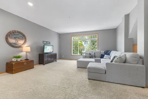 8828 Brunell Way Inver Grove Heights MN 55076