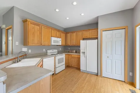 8828 Brunell Way Inver Grove Heights MN 55076