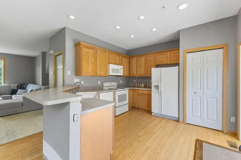8828 Brunell Way Inver Grove Heights MN 55076
