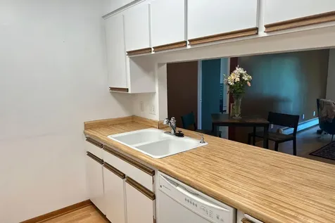 2809 E Minnehaha Parkway Minneapolis MN 55417