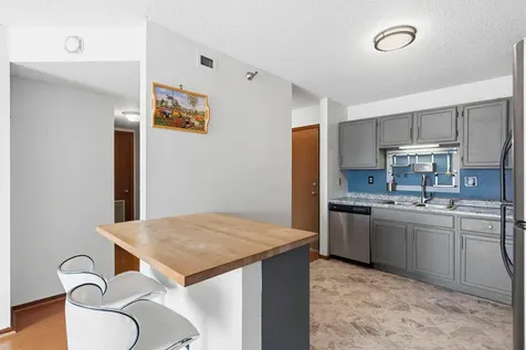 66 9th Street E Saint Paul MN 55101