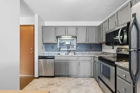 66 9th Street E Saint Paul MN 55101