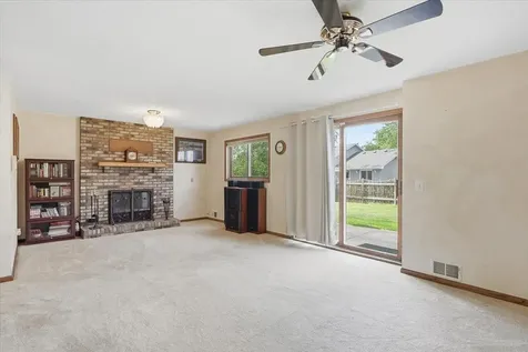7860 Upper 17th Street N Oakdale MN 55128