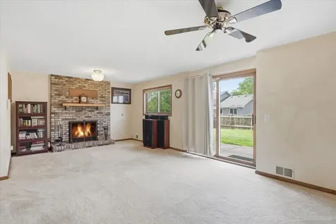 7860 Upper 17th Street N Oakdale MN 55128