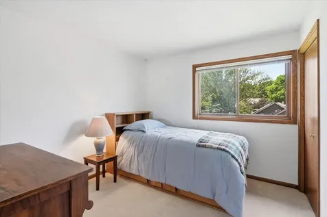 7860 Upper 17th Street N Oakdale MN 55128