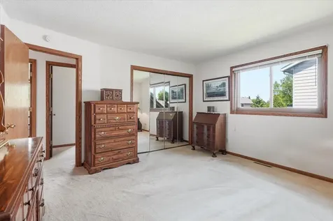 7860 Upper 17th Street N Oakdale MN 55128