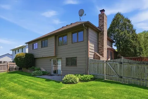 7860 Upper 17th Street N Oakdale MN 55128