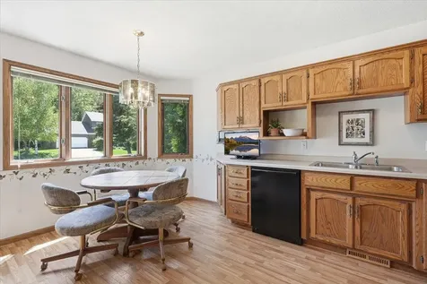 7860 Upper 17th Street N Oakdale MN 55128