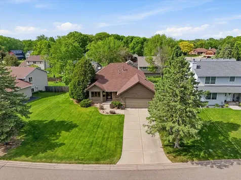7860 Upper 17th Street N Oakdale MN 55128