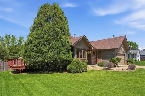 7860 Upper 17th Street N Oakdale MN 55128