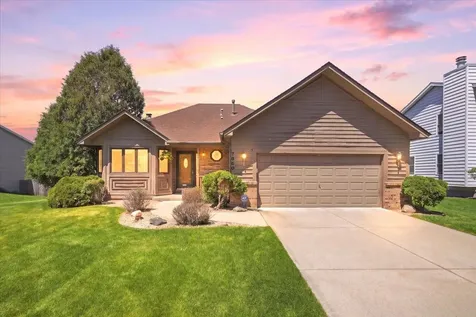 7860 Upper 17th Street N Oakdale MN 55128