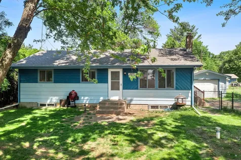 2271 335th Lane NE Cambridge MN 55008