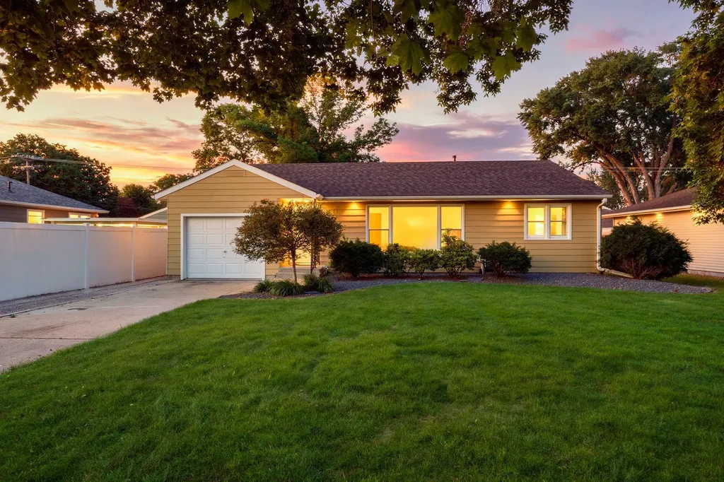 1703 Ramsey Street Hastings MN 55033