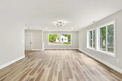 132 York Avenue Saint Paul MN 55117